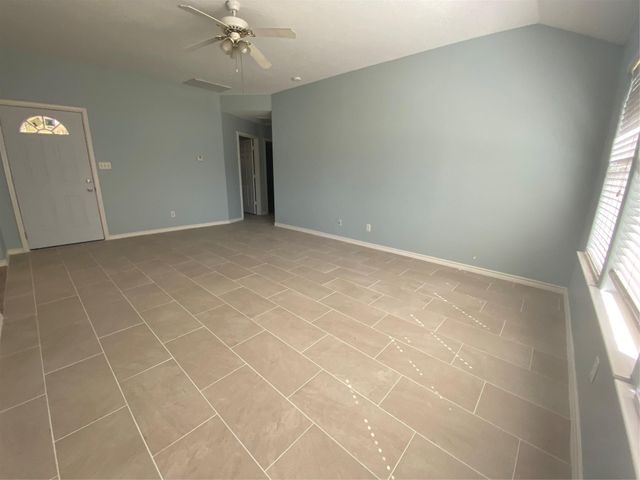 10662 Royal York Drive, Conroe, TX 77303