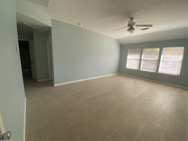 10662 Royal York Drive, Conroe, TX 77303