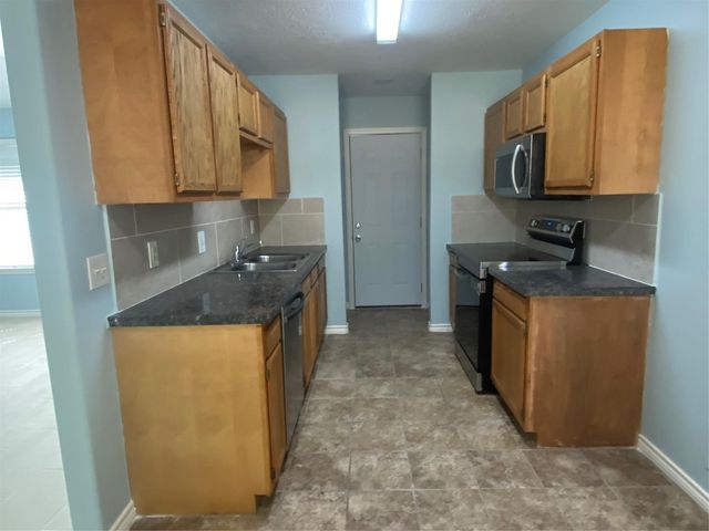10662 Royal York Drive, Conroe, TX 77303
