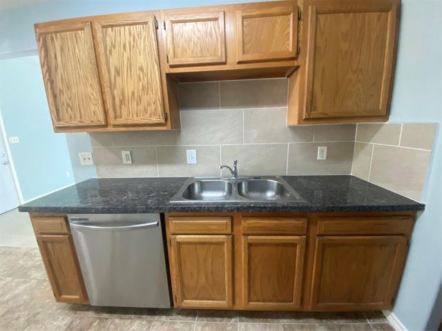 10662 Royal York Drive, Conroe, TX 77303
