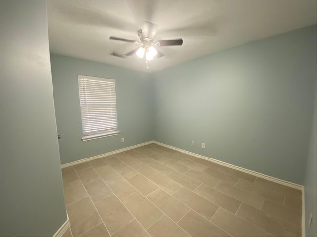 10662 Royal York Drive, Conroe, TX 77303