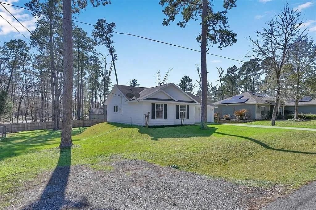 10662 Royal York Drive, Conroe, TX 77303