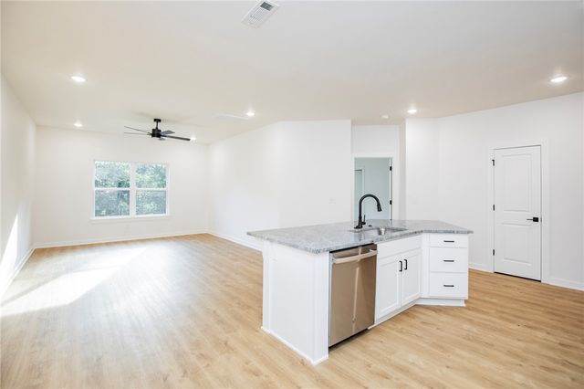 8 Epping Drive, Bella Vista, AR 72714