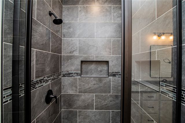 8 Epping Drive, Bella Vista, AR 72714