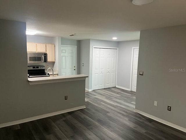 5467 VINELAND ROAD 6214, Orlando, FL 32811