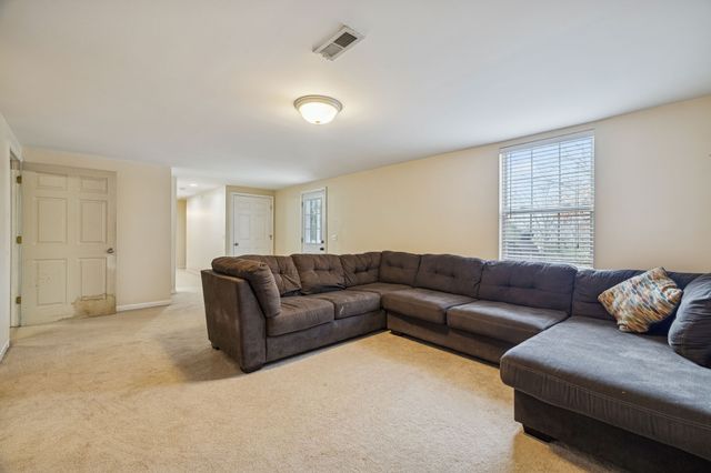 106 Nimitz Cir, Ashland City, TN 37015