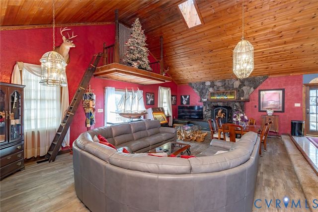 5001 Cartersville Rd, Powhatan, VA 23139