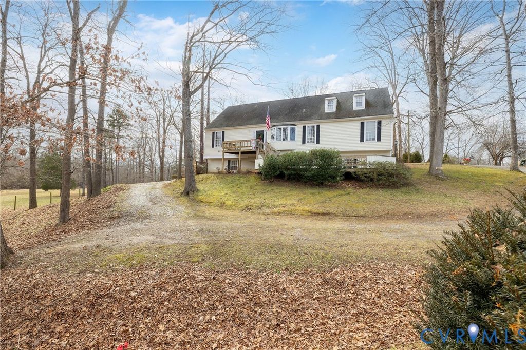 5001 Cartersville Rd, Powhatan, VA 23139
