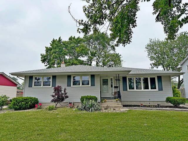 245 Sycamore Lane, Munster, IN 46321