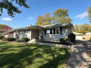 245 Sycamore Lane, Munster, IN 46321