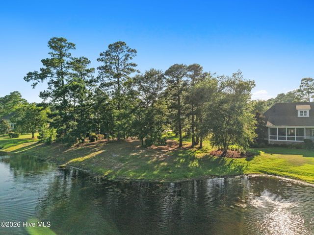 565 Gladstone Circle SW, Ocean Isle Beach, NC 28469