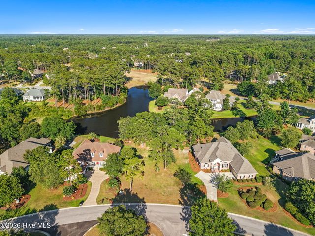 565 Gladstone Circle SW, Ocean Isle Beach, NC 28469