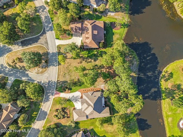 565 Gladstone Circle SW, Ocean Isle Beach, NC 28469