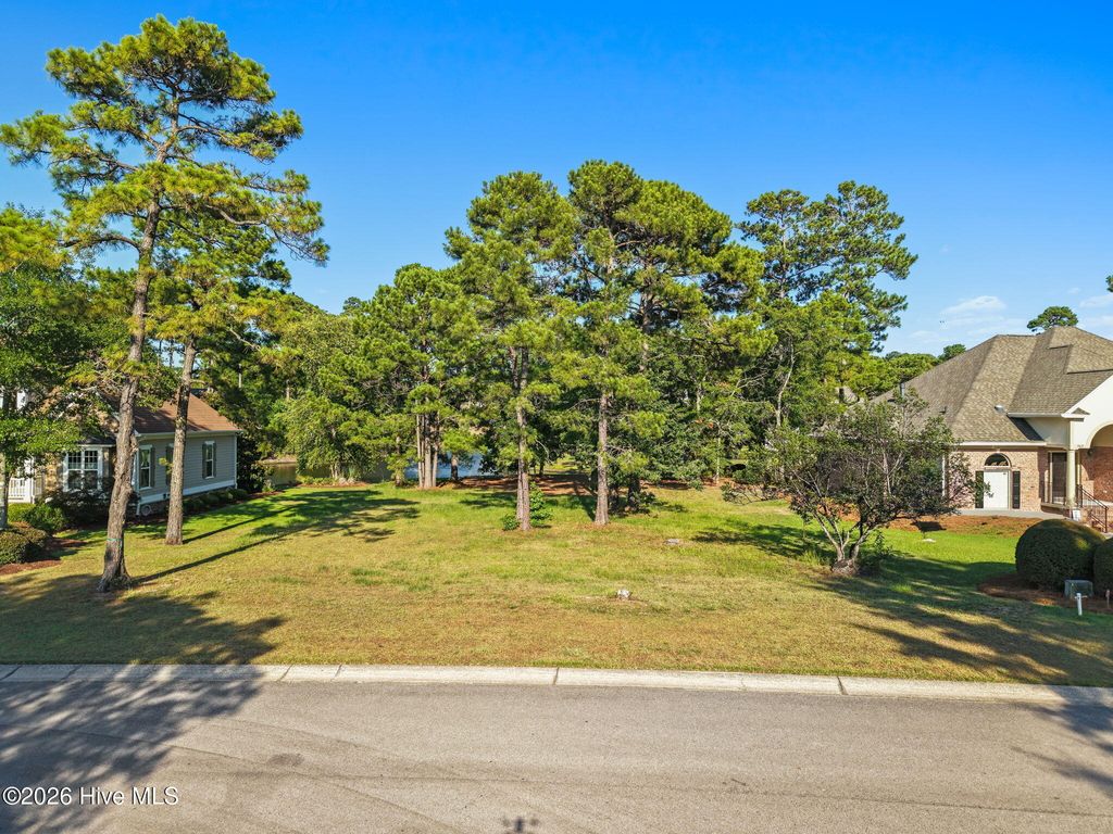565 Gladstone Circle SW, Ocean Isle Beach, NC 28469