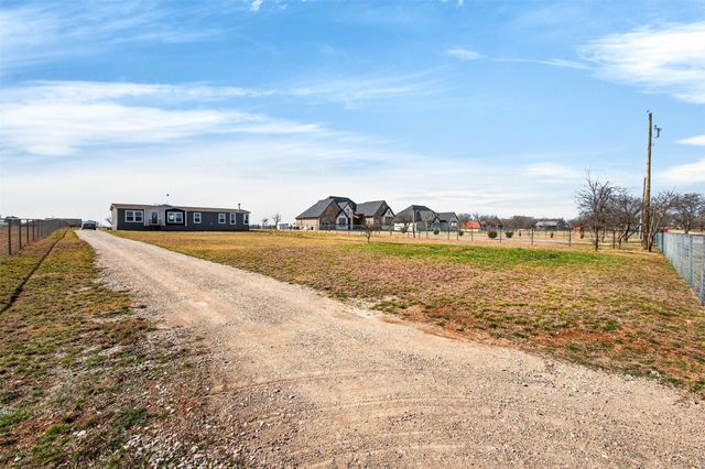 8685 TL Ranch Road, Ponder, TX 76259