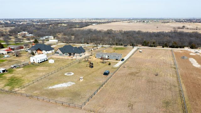 8685 TL Ranch Road, Ponder, TX 76259