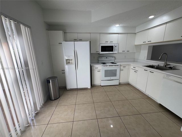9962 NW 56th Pl 9962, Coral Springs, FL 33076