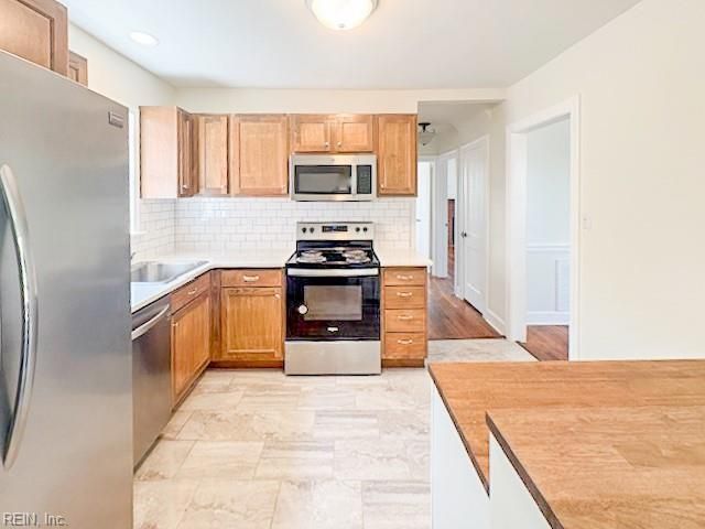 5 White Oak DR, Newport News, VA 23601