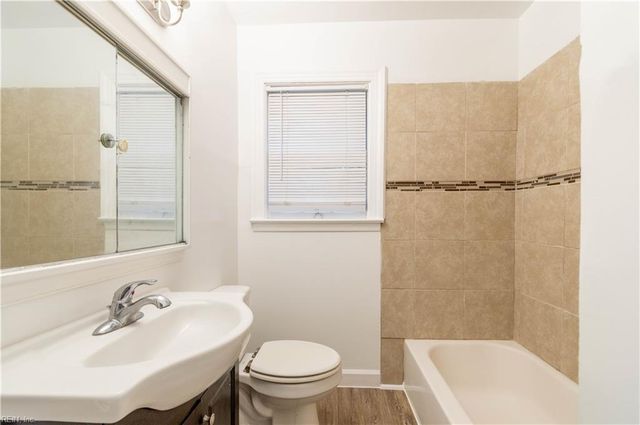 5 White Oak DR, Newport News, VA 23601