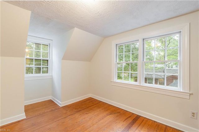 5 White Oak DR, Newport News, VA 23601