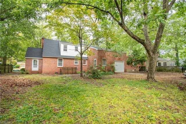 5 White Oak DR, Newport News, VA 23601