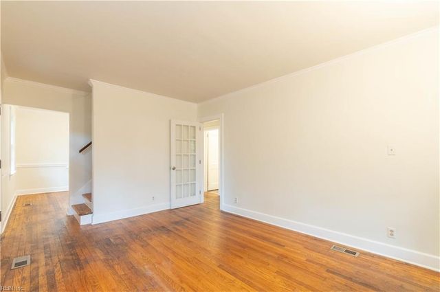 5 White Oak DR, Newport News, VA 23601