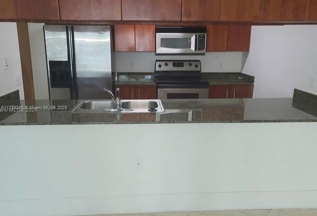 1200 Brickell Bay Dr 3318, Miami, FL 33131