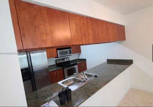 1200 Brickell Bay Dr 3318, Miami, FL 33131