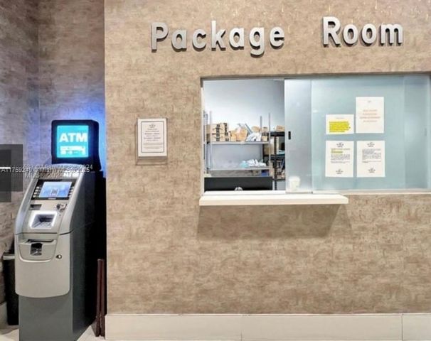 1200 Brickell Bay Dr 3318, Miami, FL 33131