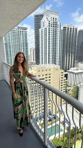 1200 Brickell Bay Dr 3318, Miami, FL 33131