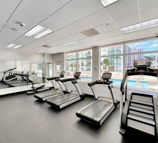 1200 Brickell Bay Dr 3318, Miami, FL 33131