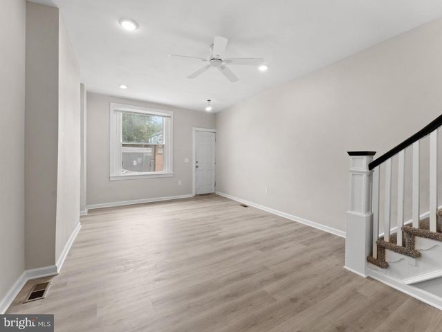 3010 EMERALD ST, Philadelphia, PA 19134