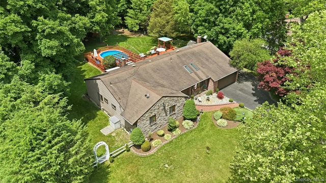 3 Partridge Lane, Huntington, NY 11743