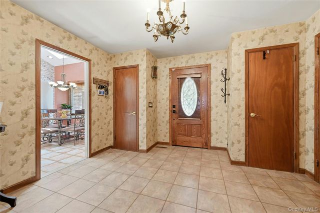 3 Partridge Lane, Huntington, NY 11743