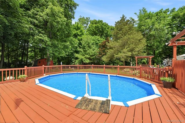 3 Partridge Lane, Huntington, NY 11743