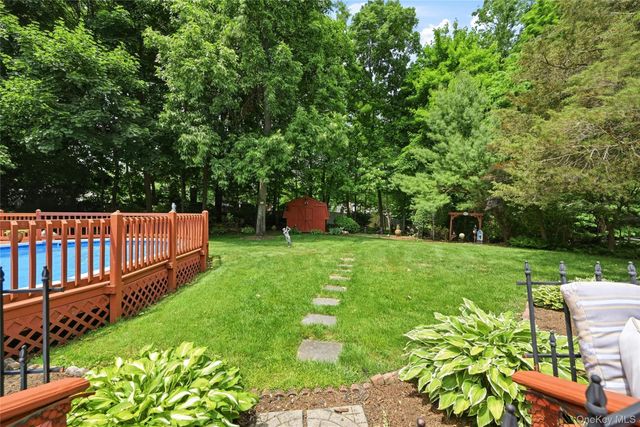 3 Partridge Lane, Huntington, NY 11743