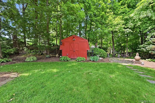 3 Partridge Lane, Huntington, NY 11743