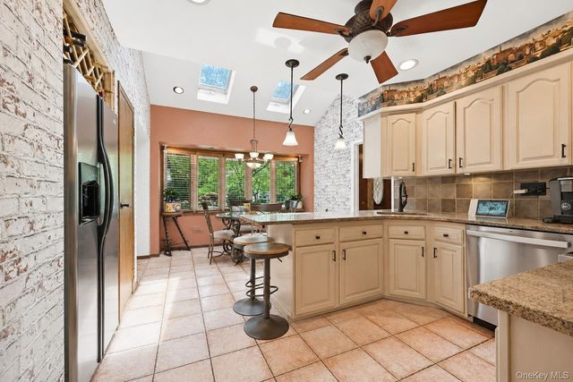 3 Partridge Lane, Huntington, NY 11743