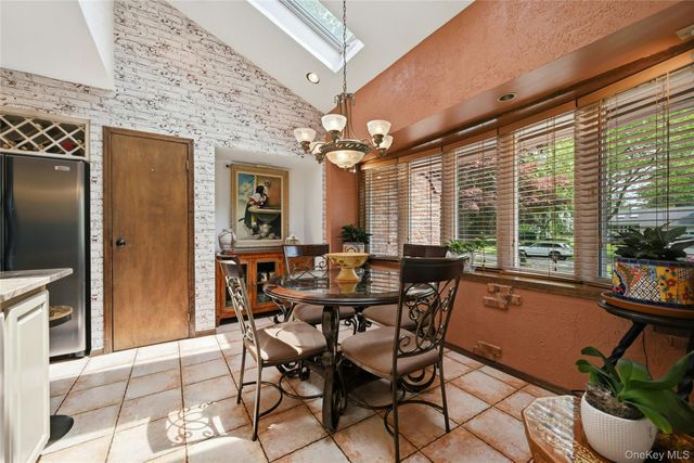 3 Partridge Lane, Huntington, NY 11743
