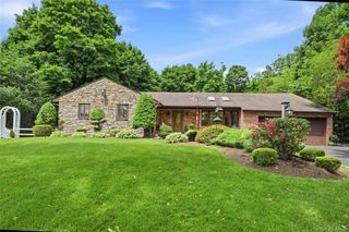 3 Partridge Lane, Huntington, NY 11743