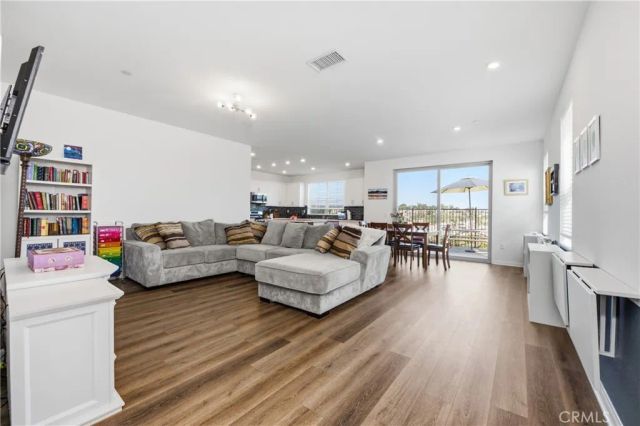 1724 Valley Oak, Oceanside, CA 92056