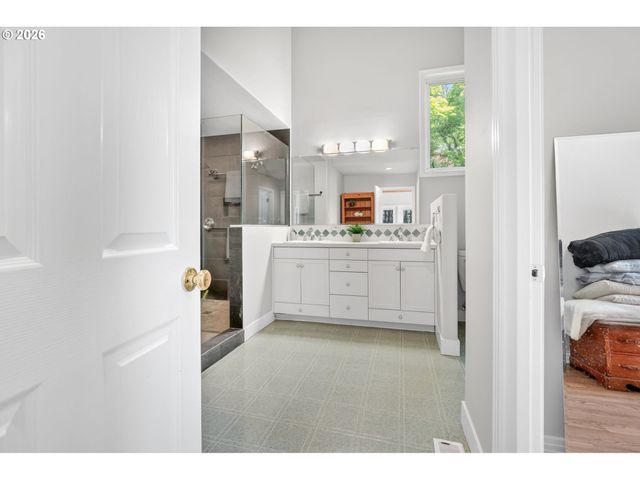 32370 Se JUDD Rd, Eagle Creek, OR 97022