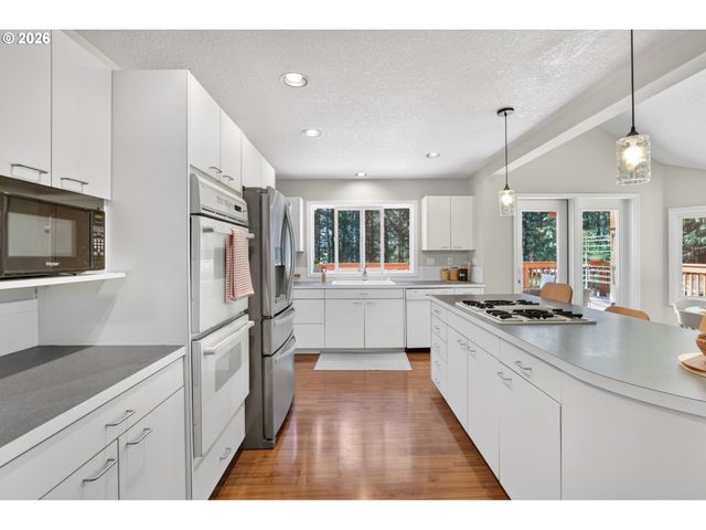 32370 Se JUDD Rd, Eagle Creek, OR 97022