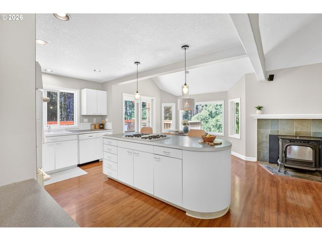 32370 Se JUDD Rd, Eagle Creek, OR 97022