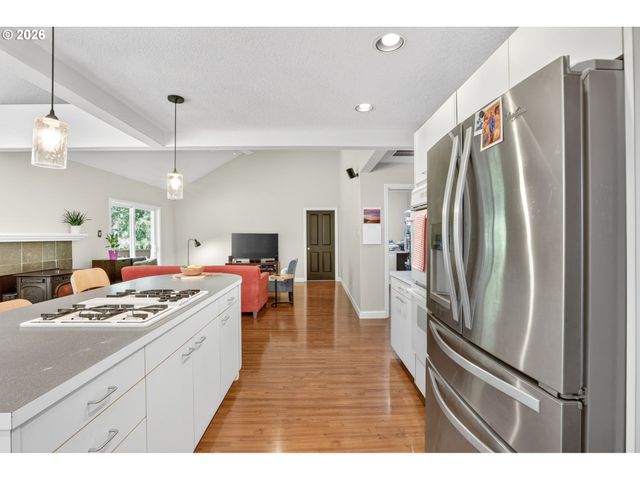 32370 Se JUDD Rd, Eagle Creek, OR 97022