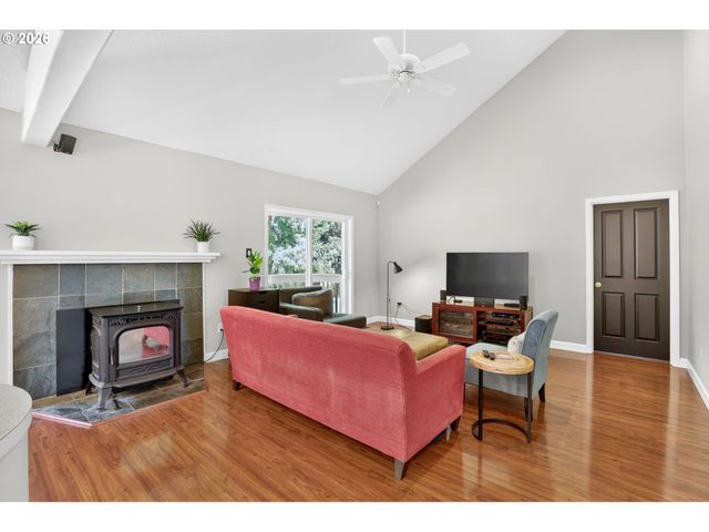 32370 Se JUDD Rd, Eagle Creek, OR 97022