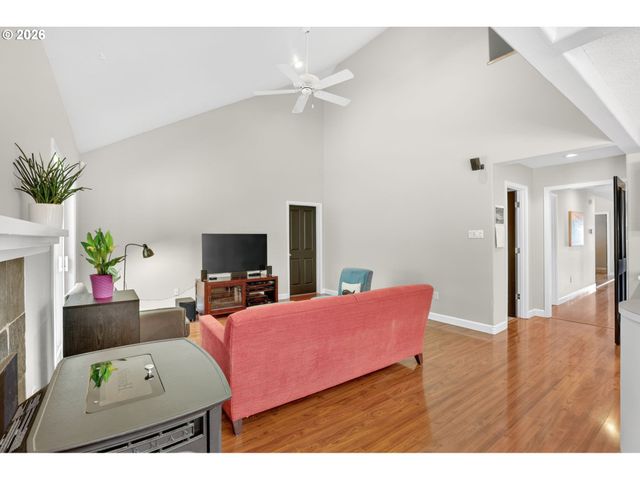 32370 Se JUDD Rd, Eagle Creek, OR 97022