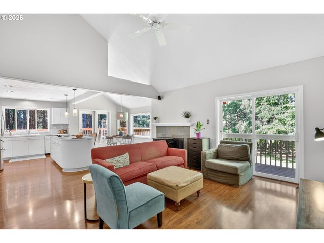 32370 Se JUDD Rd, Eagle Creek, OR 97022