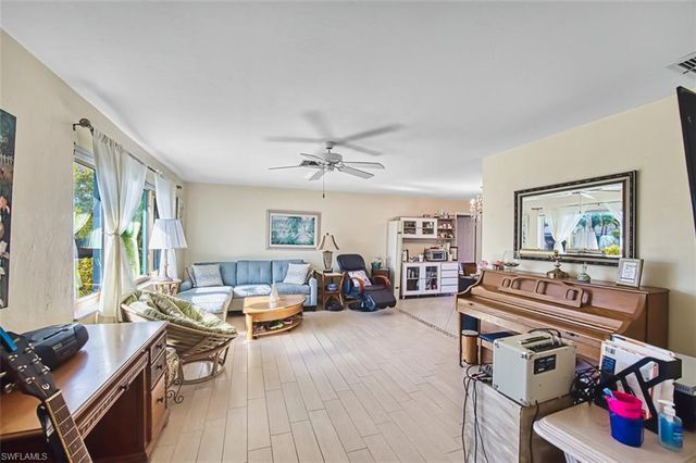 133 Big Springs DR, Naples, FL 34113