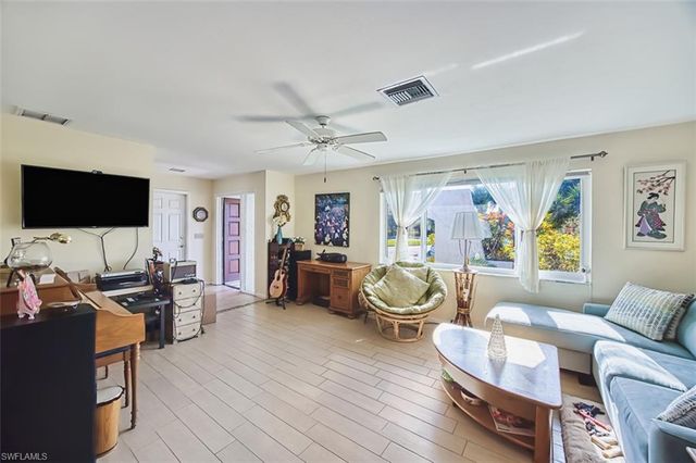 133 Big Springs DR, Naples, FL 34113